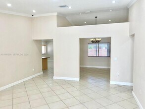 8899 NW 176th Ln in Hialeah, FL - Building Photo - Building Photo