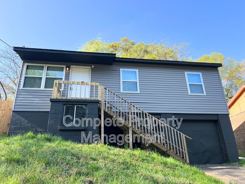 2432 Ishkooda Rd SW in Birmingham, AL - Building Photo