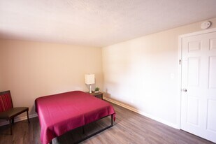 207 Burns Rd in Carrollton, GA - Building Photo