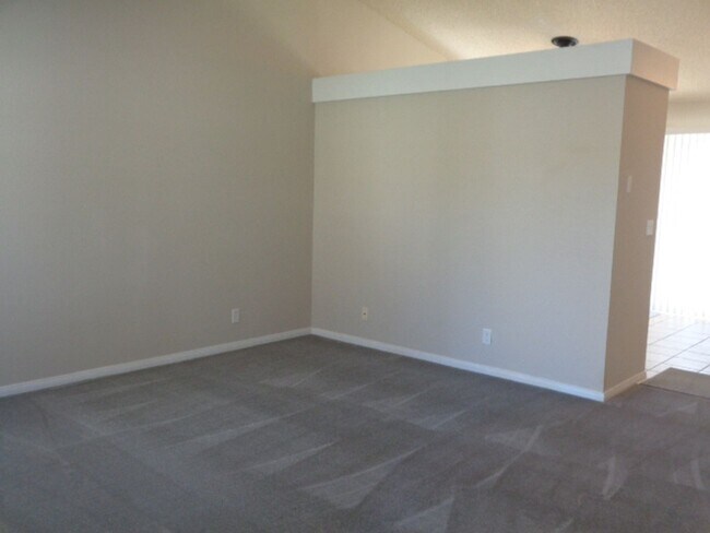 1208 Arlington Ct in Rosamond, CA - Building Photo - Building Photo