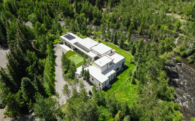 1411 Crystal Lake Rd in Aspen, CO - Building Photo - Building Photo