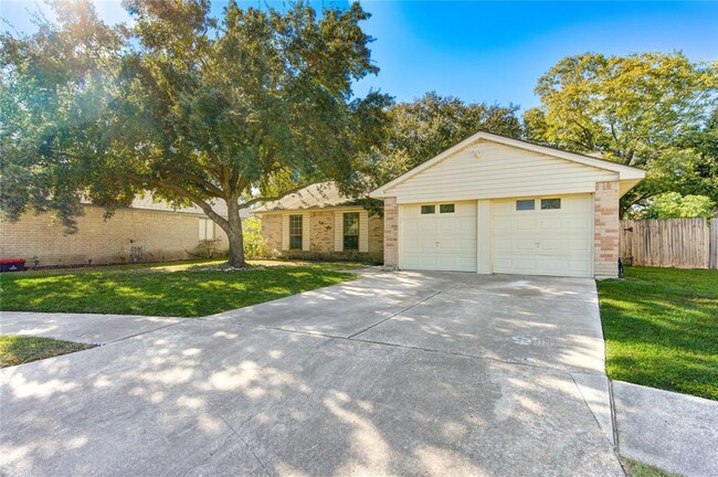 10315 Pear Oak Dr in Houston, TX - Building Photo - Building Photo