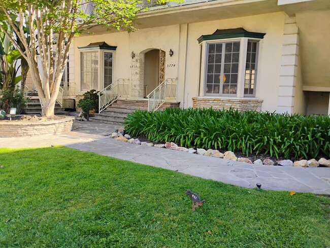 5770 W 8th St, Unit 5770