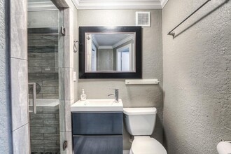 4809 McEwen St in Houston, TX - Building Photo - Building Photo