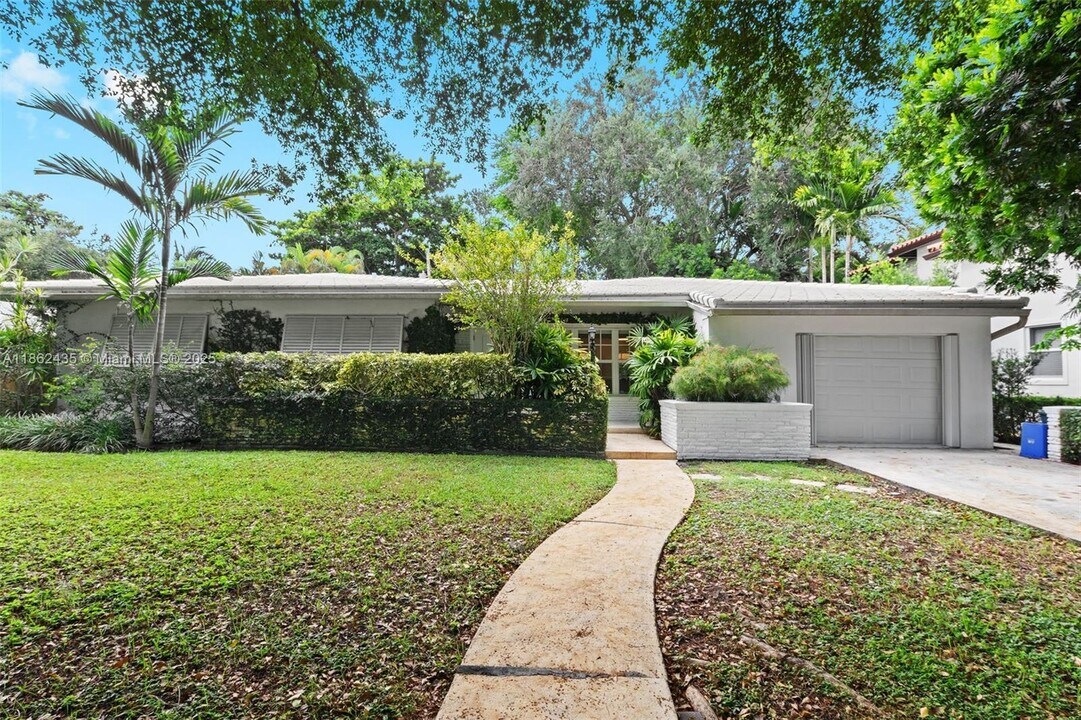 1422 Milan Ave in Coral Gables, FL - Building Photo