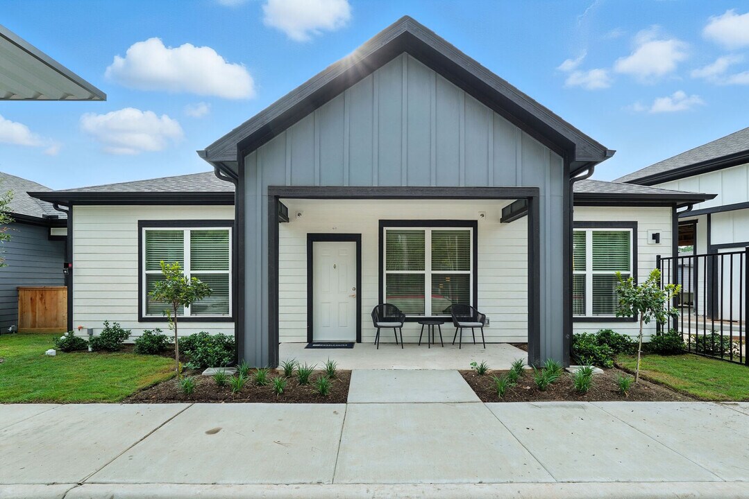 Soltera Rolling Pines in Conroe, TX - Building Photo