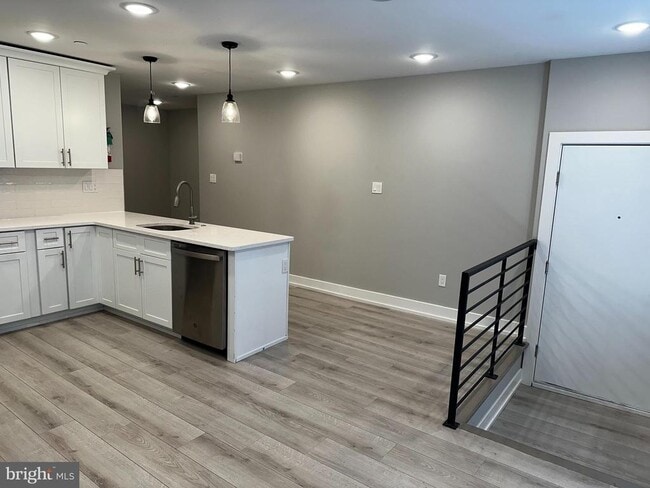 property at 2408 N Mascher St