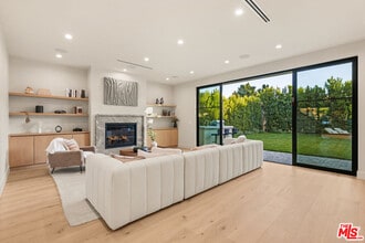 11748 La Maida St in Los Angeles, CA - Building Photo - Building Photo