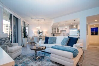 1211 Gulf of Mexico Dr in Longboat Key, FL - Building Photo - Building Photo