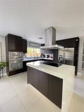 6901 NW 82nd Ct in Tamarac, FL - Building Photo - Building Photo