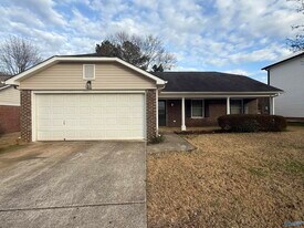 143 Hollington Dr NE in Huntsville, AL - Building Photo