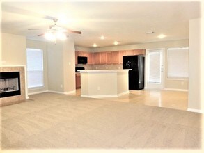 2207 Shady Pine Dr in Conroe, TX - Building Photo - Building Photo