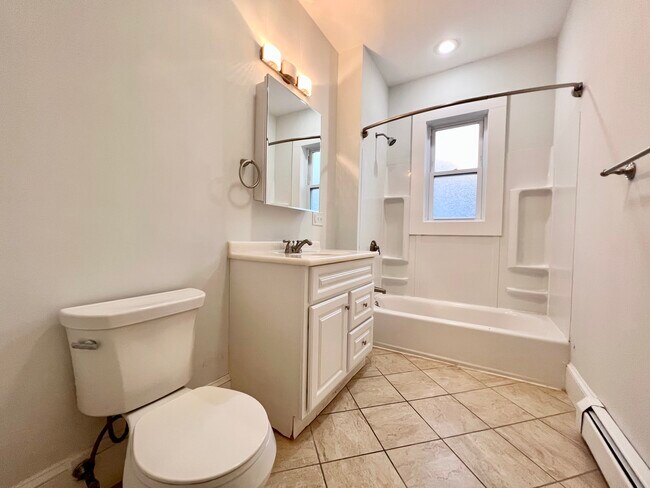 15 Romsey St, Unit 3 in Boston, MA - Foto de edificio - Building Photo