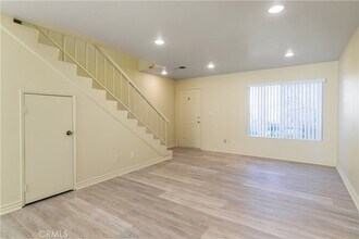 19216 Hamlin St in Los Angeles, CA - Building Photo - Building Photo