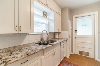 1201 W Alan Ave in Carrollton, TX - Building Photo - Building Photo