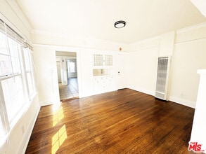 1743 S Catalina St in Los Angeles, CA - Building Photo - Building Photo