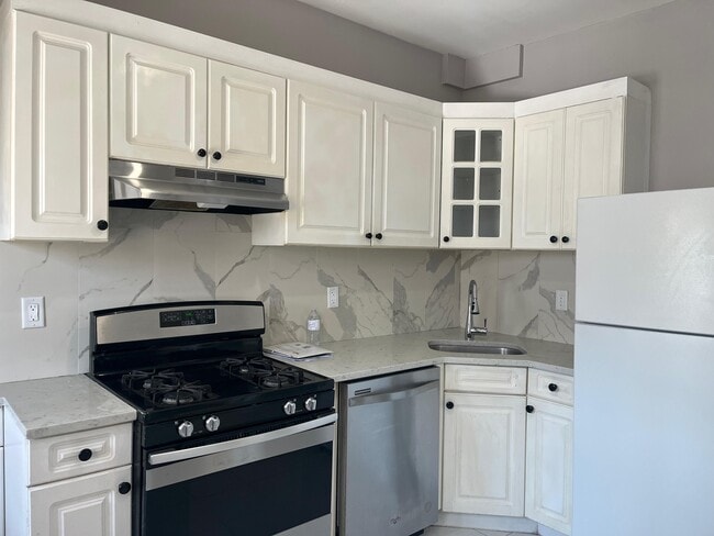 426 Kennedy Blvd, Unit 1