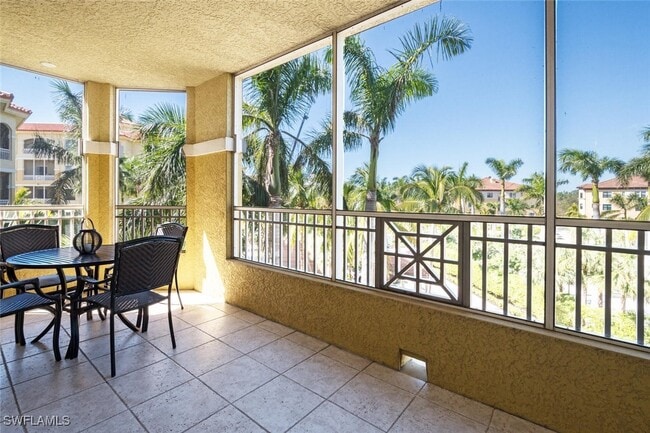 property at 2748 Tiburon Blvd E