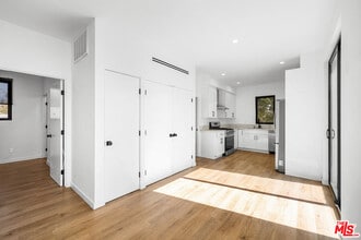 2646 Westwood Blvd in Los Angeles, CA - Building Photo - Building Photo