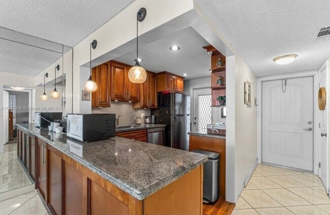 801 N Ocean Blvd, Unit 604 in Pompano Beach, FL - Building Photo - Building Photo