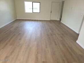 8015 W Roma Ave in Phoenix, AZ - Building Photo - Building Photo