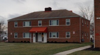 63 N Hampton Rd in Columbus, OH - Building Photo