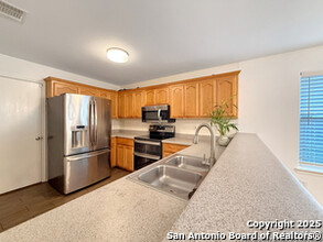61 4th St W in Converse, TX - Building Photo - Building Photo