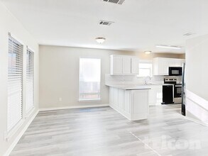 836 Greenridge Dr in Arlington, TX - Building Photo - Building Photo