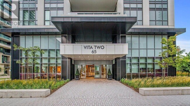 65 Annie Craig Dr in Toronto, ON - Building Photo - Building Photo