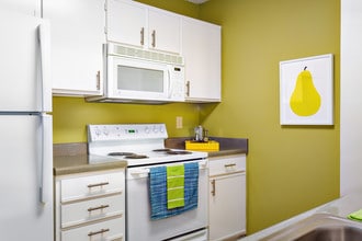 Ashley Oaks Apartments in Greensboro, NC - Building Photo - Building Photo
