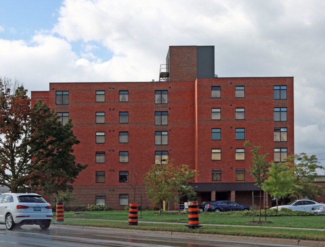 313 Geneva St in St Catharines, ON - Building Photo - Building Photo