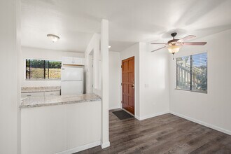 2919 Cowley Way in San Diego, CA - Building Photo - Building Photo