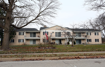 Surrey Park Apartments in Hudson, OH - Building Photo - Building Photo