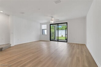 27847 Solis Grande Dr in Bonita Springs, FL - Building Photo - Building Photo