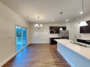 2030 Corey Joseph Dr in Charlotte, NC - Foto de edificio - Building Photo