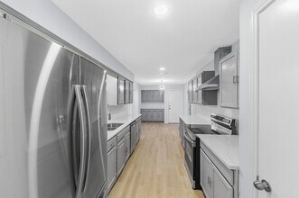 6019 White Rose Trail in Dallas, TX - Building Photo - Building Photo