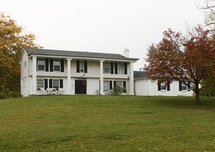 South Lyon Apartments in South Lyon, MI - Building Photo - Building Photo