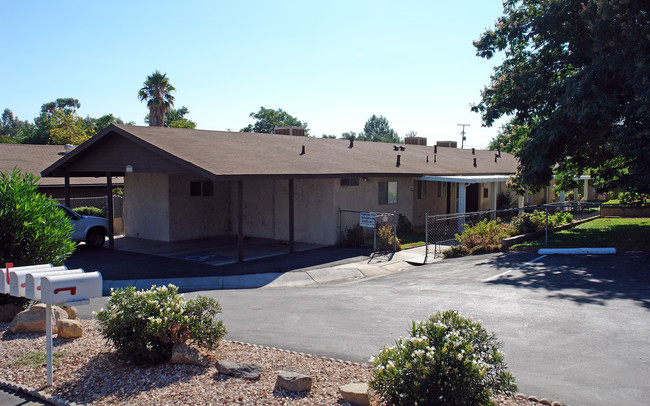 33056-33074 Adelfa St in Lake Elsinore, CA - Building Photo - Building Photo