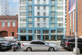 Vantage @ Purves in Long Island City, NY - Building Photo - Building Photo