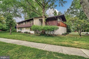 10112 Pasture Gate Ln in Columbia, MD - Building Photo