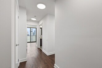 1815 Yonge St in Toronto, ON - Building Photo - Building Photo
