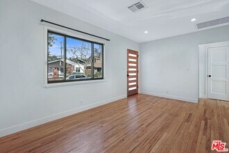 654 Ozone St-Unit -656 in Santa Monica, CA - Building Photo - Building Photo