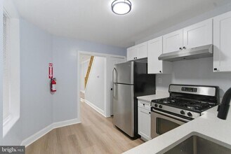 2114 E Birch St in Philadelphia, PA - Building Photo - Building Photo