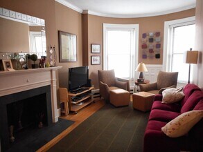 918 Beacon St, Unit 1 in Boston, MA - Building Photo - Building Photo