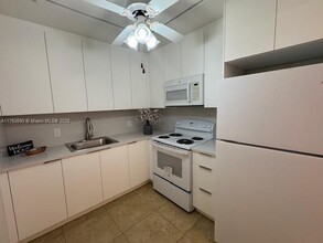 13455 SW 9th Ct in Pembroke Pines, FL - Building Photo - Building Photo