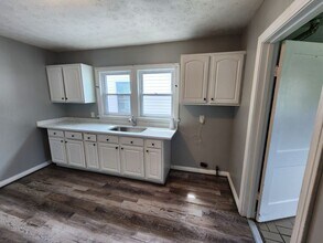 831 Denmark St in Louisville, KY - Building Photo - Building Photo