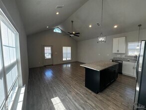 102 S G St in Pensacola, FL - Building Photo - Building Photo