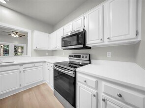 14277 Preston Rd in Dallas, TX - Foto de edificio - Building Photo