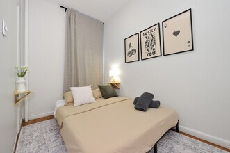 388 W 38th St, Unit SI ID1383561P in New York, NY - Building Photo - Building Photo