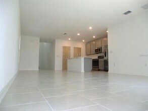 364 Loch Ct in Davenport, FL - Foto de edificio - Building Photo